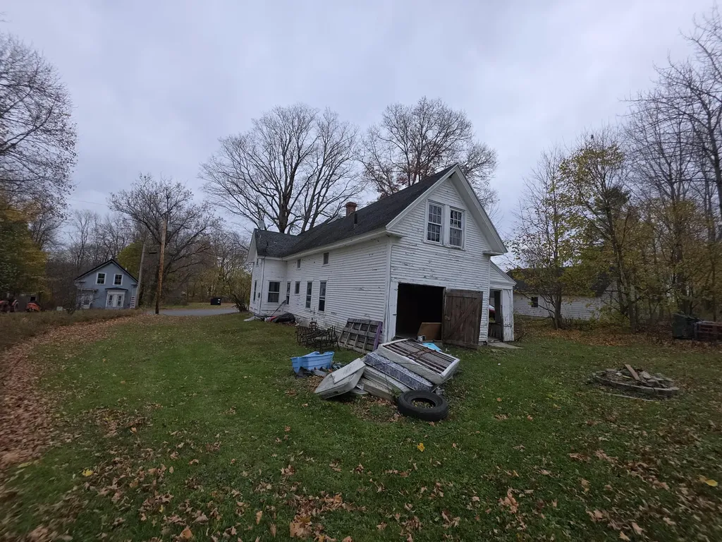 26 Mill Street Hartland ME 04943