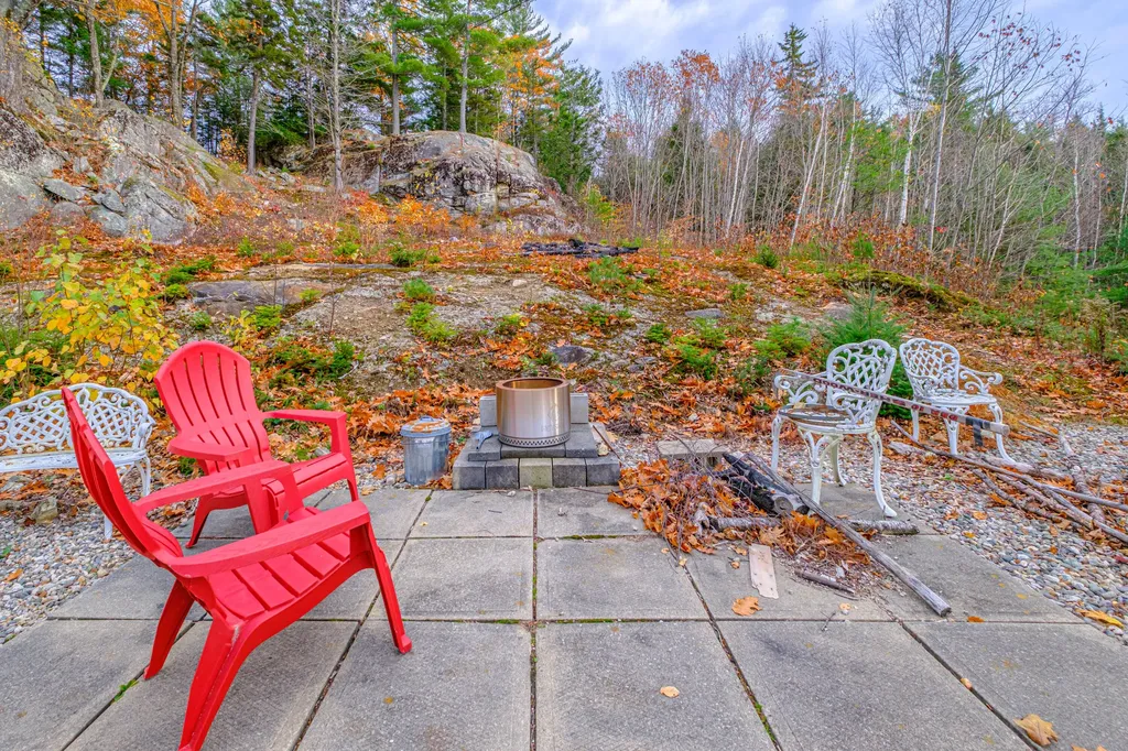 304 Dunn Road Norway ME 04268