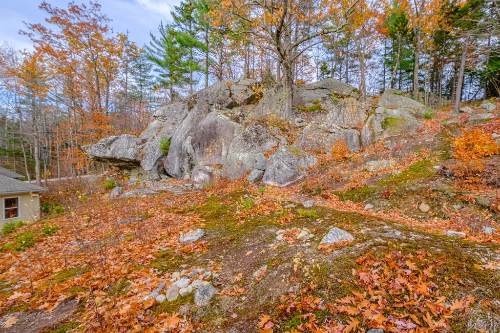 304 Dunn Road Norway ME 04268