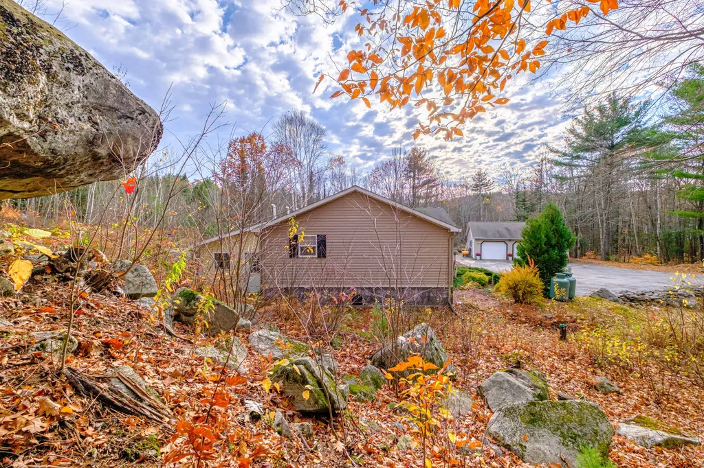 304 Dunn Road Norway ME 04268