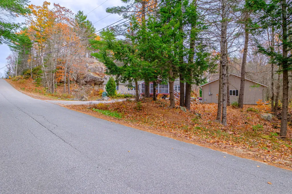304 Dunn Road Norway ME 04268