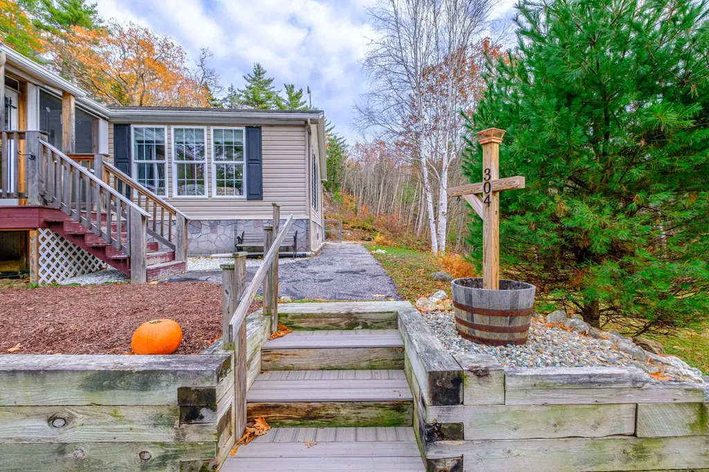 304 Dunn Road Norway ME 04268