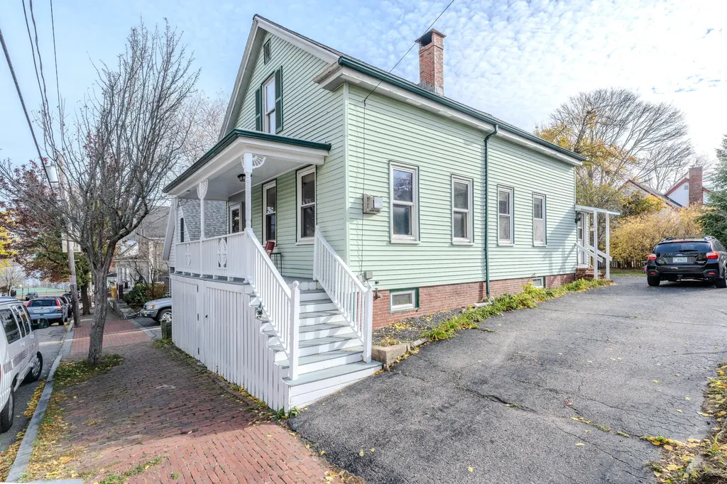 32 Melbourne Street Portland ME 04101