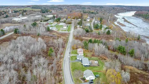 20 Thompson Road Veazie ME 04401