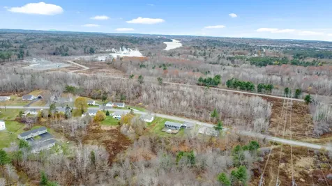 20 Thompson Road Veazie ME 04401