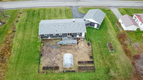20 Thompson Road Veazie ME 04401