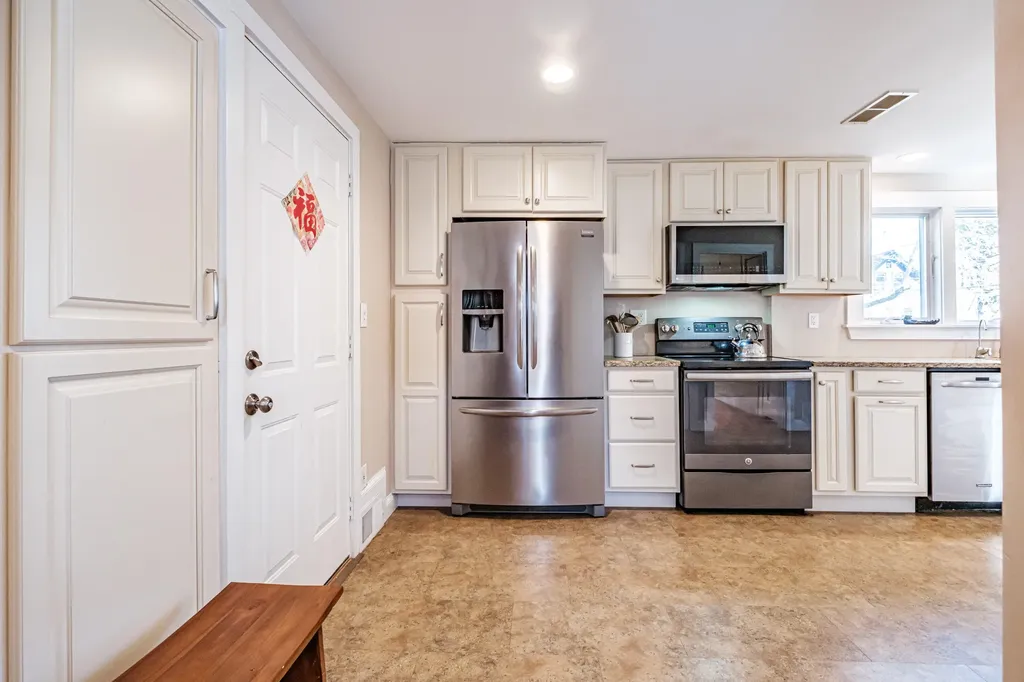 4 Westward Lane Saco ME 04072