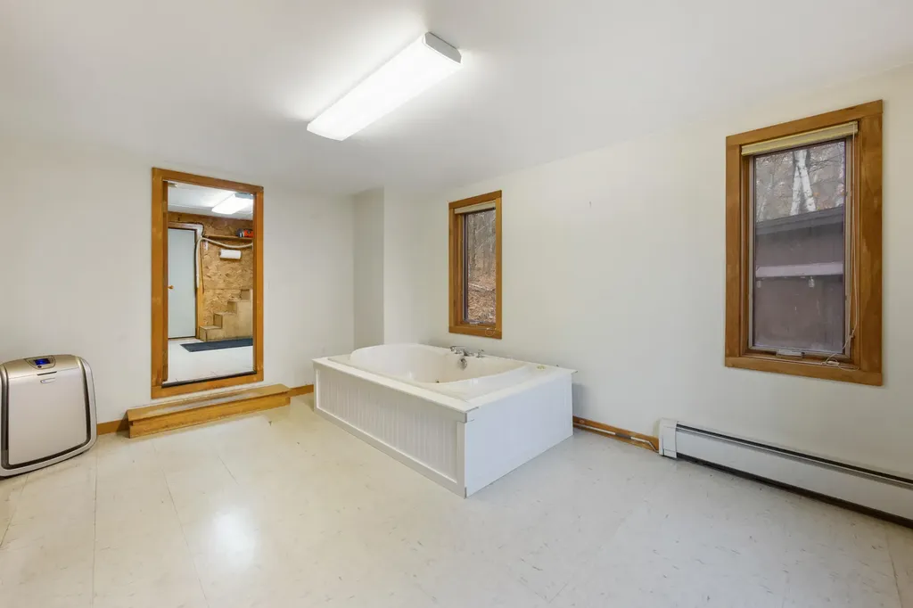 21 Acorn Hill Road Holden ME 04429