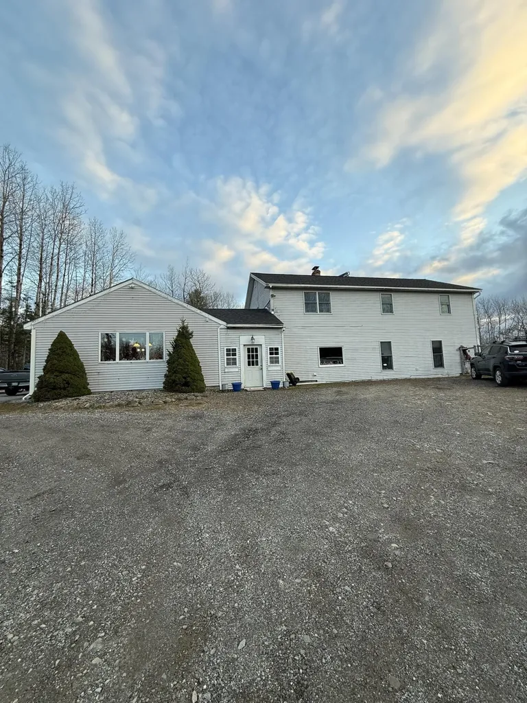 26 Clark Street Thomaston ME 04861
