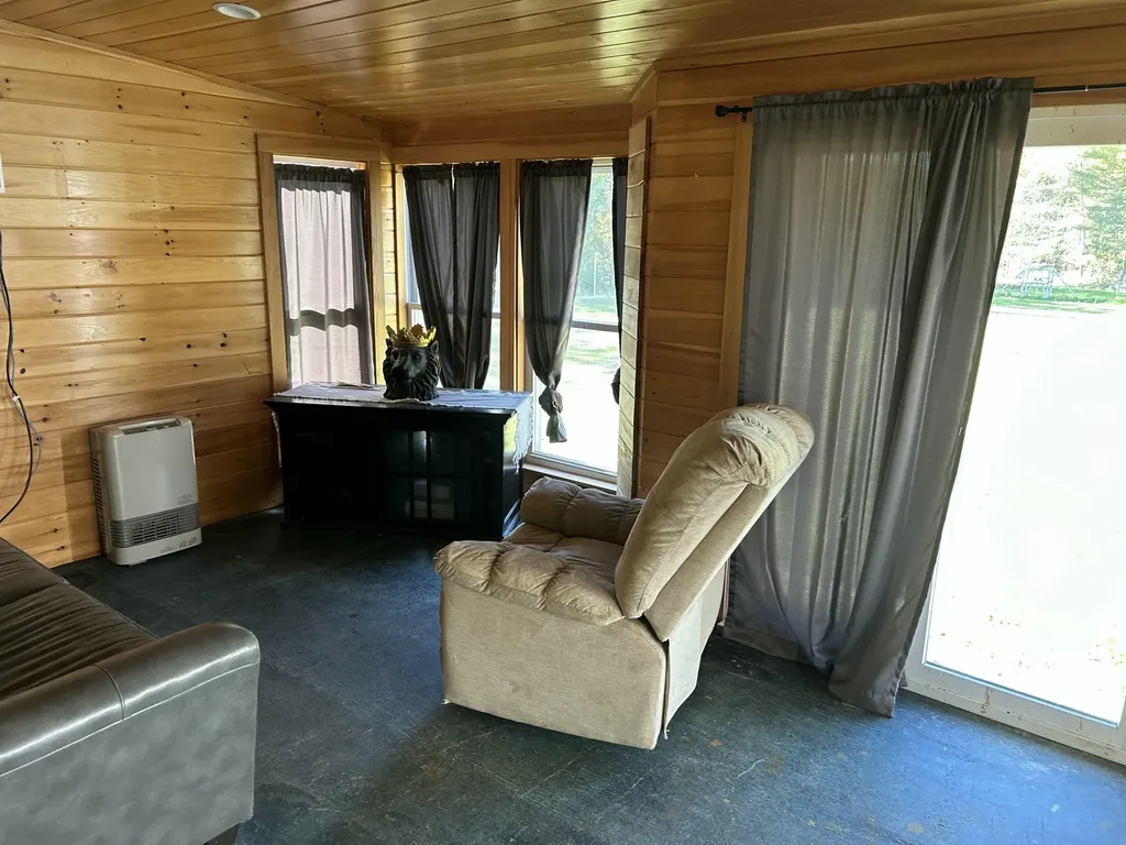 26 Clark Street Thomaston ME 04861