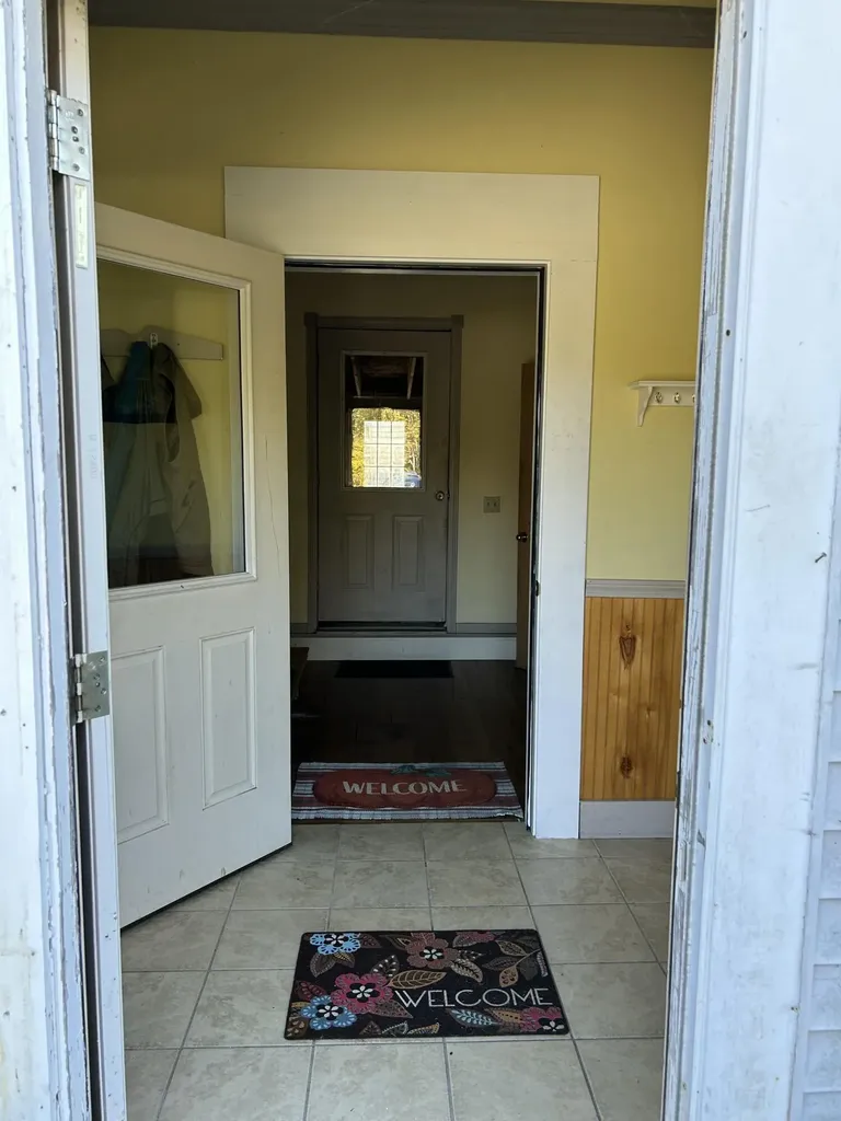 26 Clark Street Thomaston ME 04861