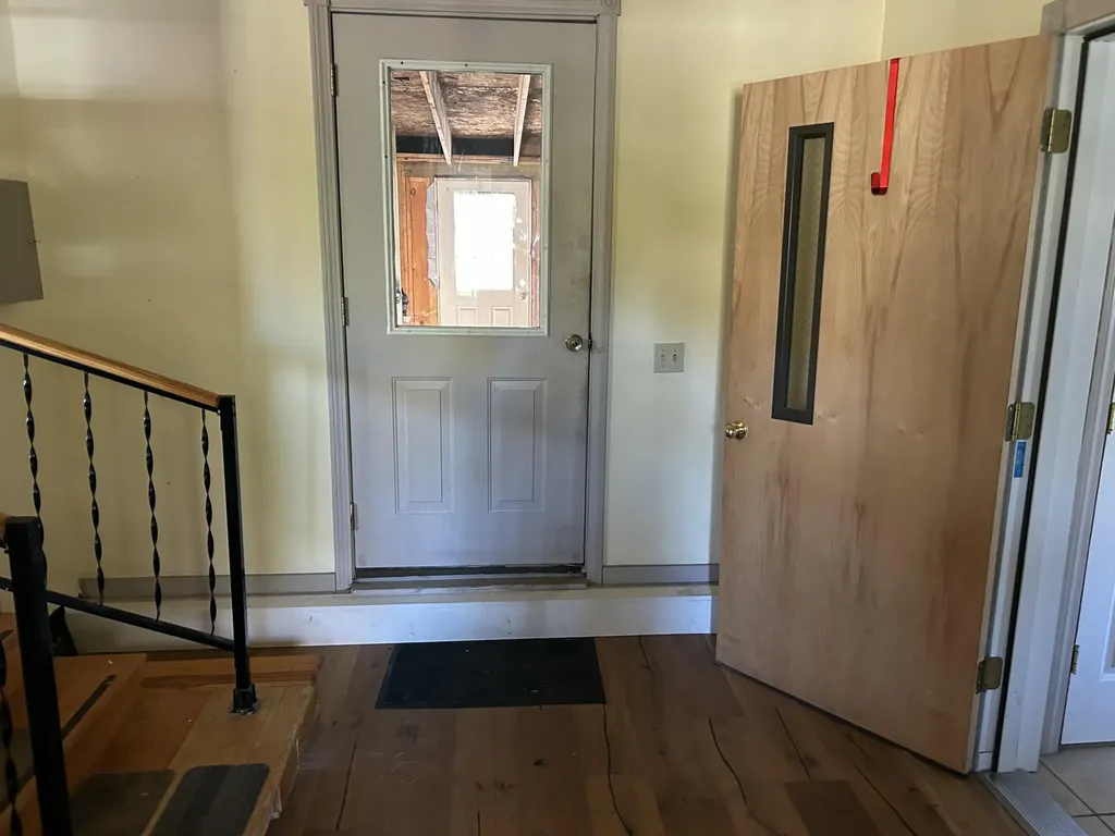 26 Clark Street Thomaston ME 04861