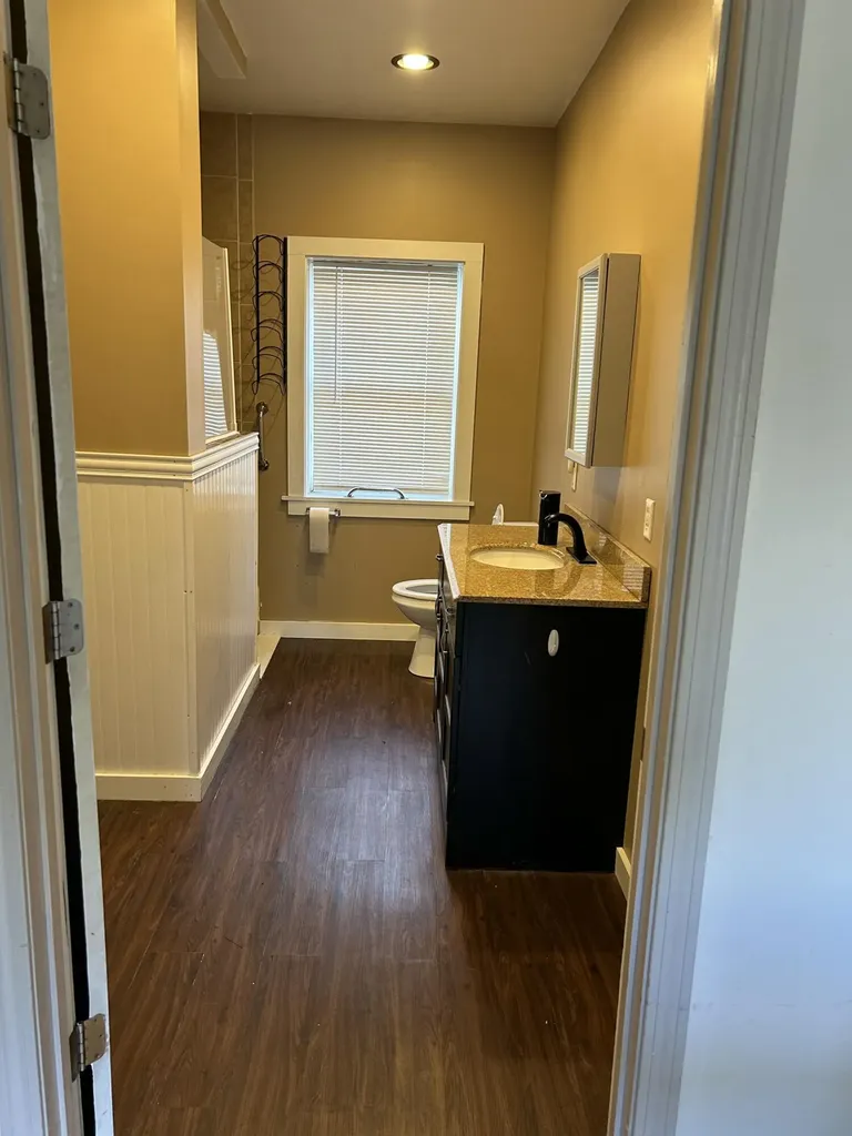 26 Clark Street Thomaston ME 04861