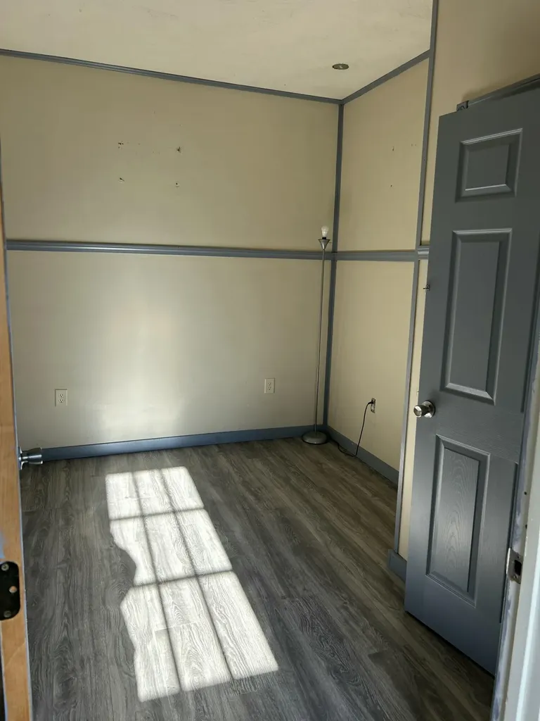 26 Clark Street Thomaston ME 04861