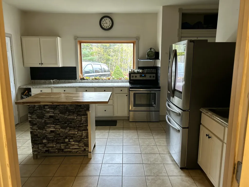 26 Clark Street Thomaston ME 04861