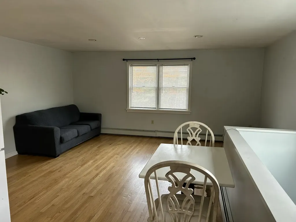 26 Clark Street Thomaston ME 04861