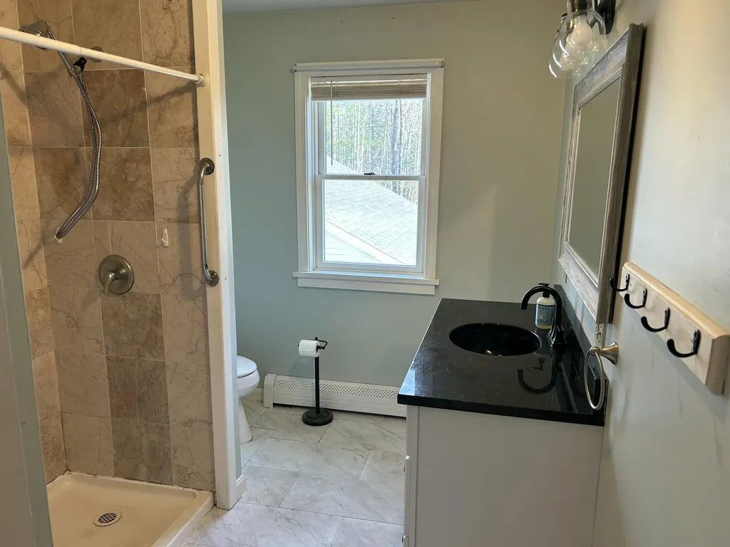 26 Clark Street Thomaston ME 04861