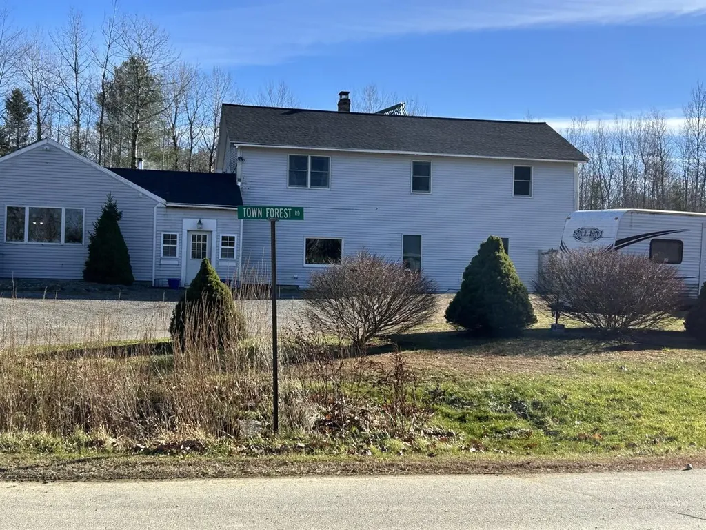 26 Clark Street Thomaston ME 04861