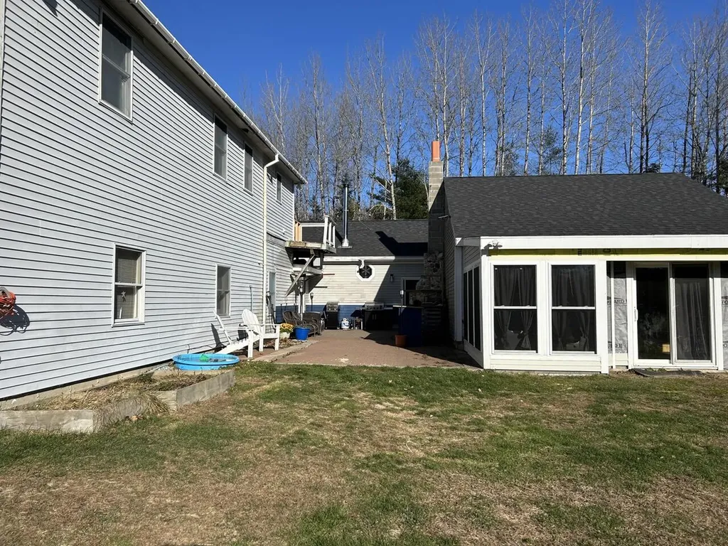 26 Clark Street Thomaston ME 04861