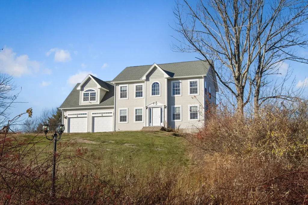 8 Wolf River Run Gorham ME 04038
