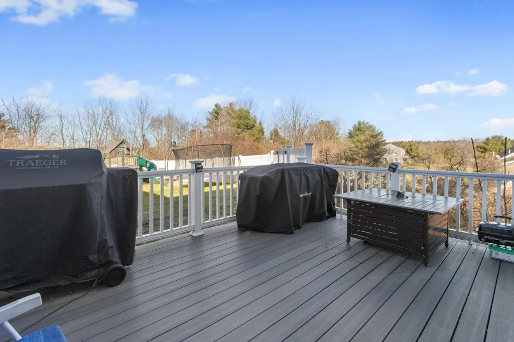 8 Wolf River Run Gorham ME 04038