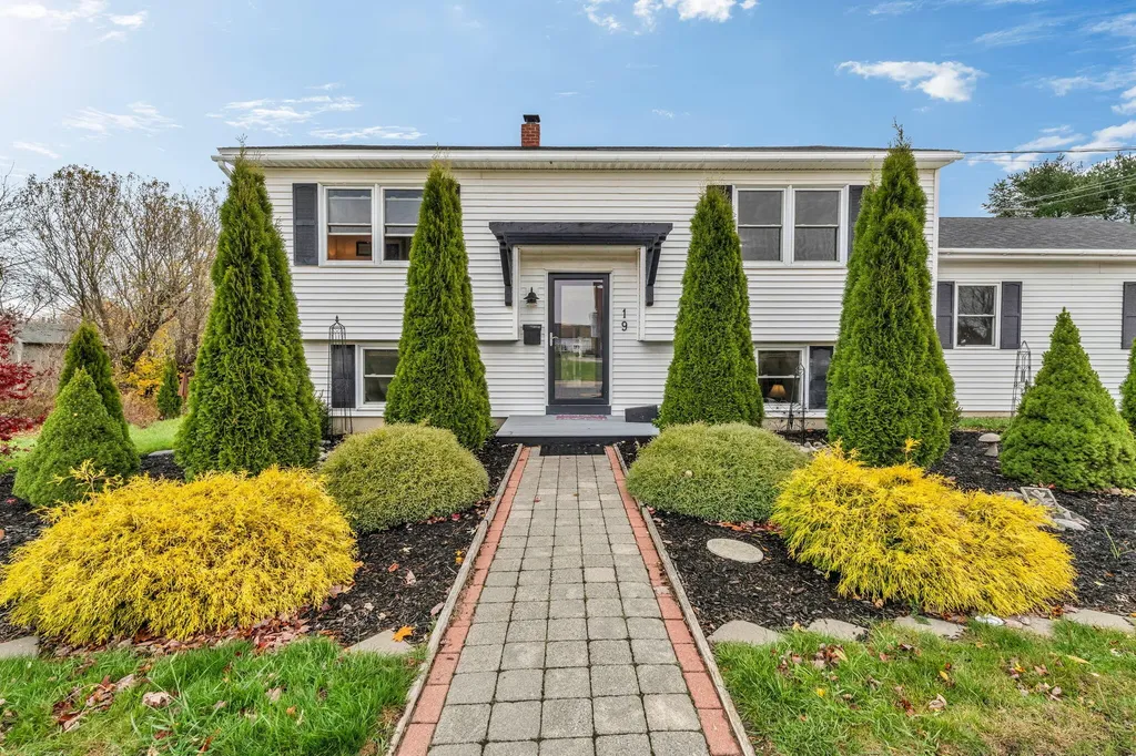 19 Broadway Rockland ME 04841