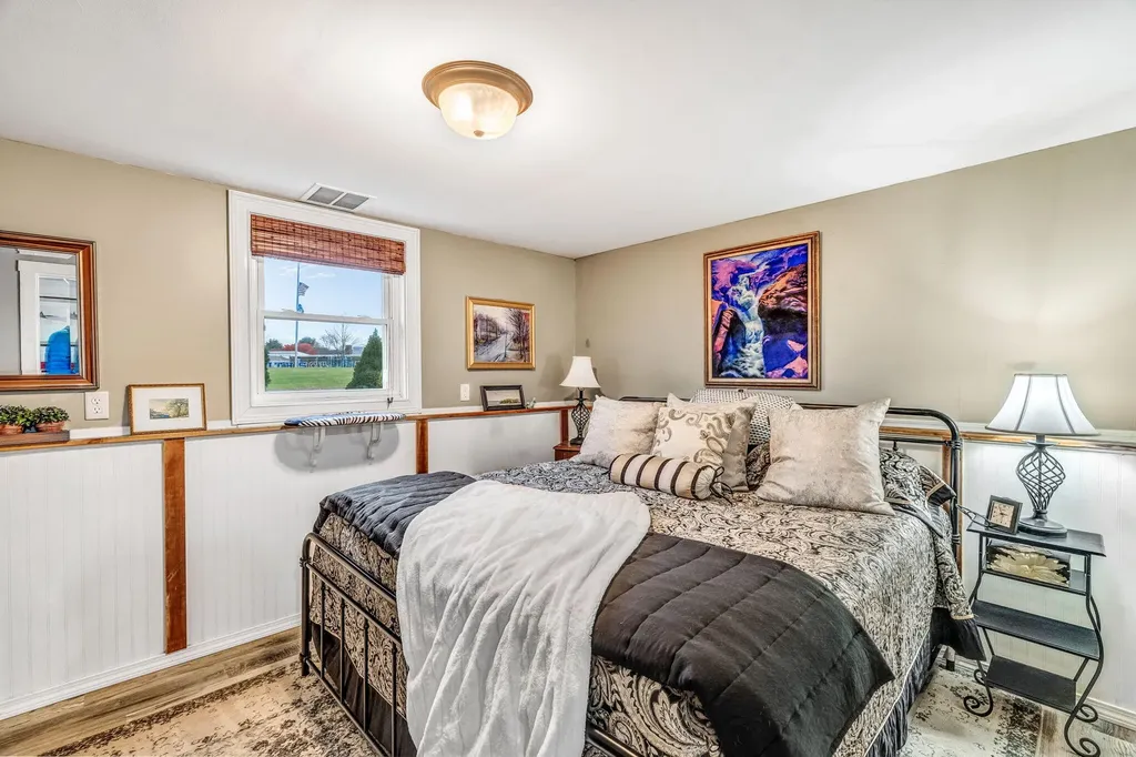 19 Broadway Rockland ME 04841