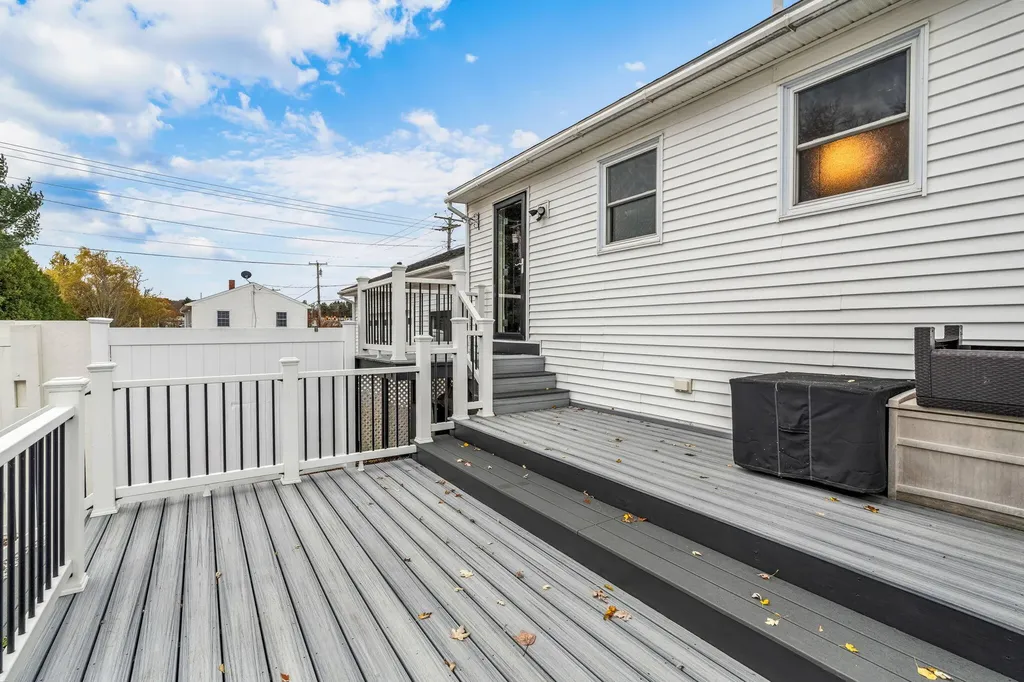19 Broadway Rockland ME 04841