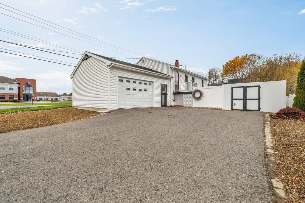 19 Broadway Rockland ME 04841