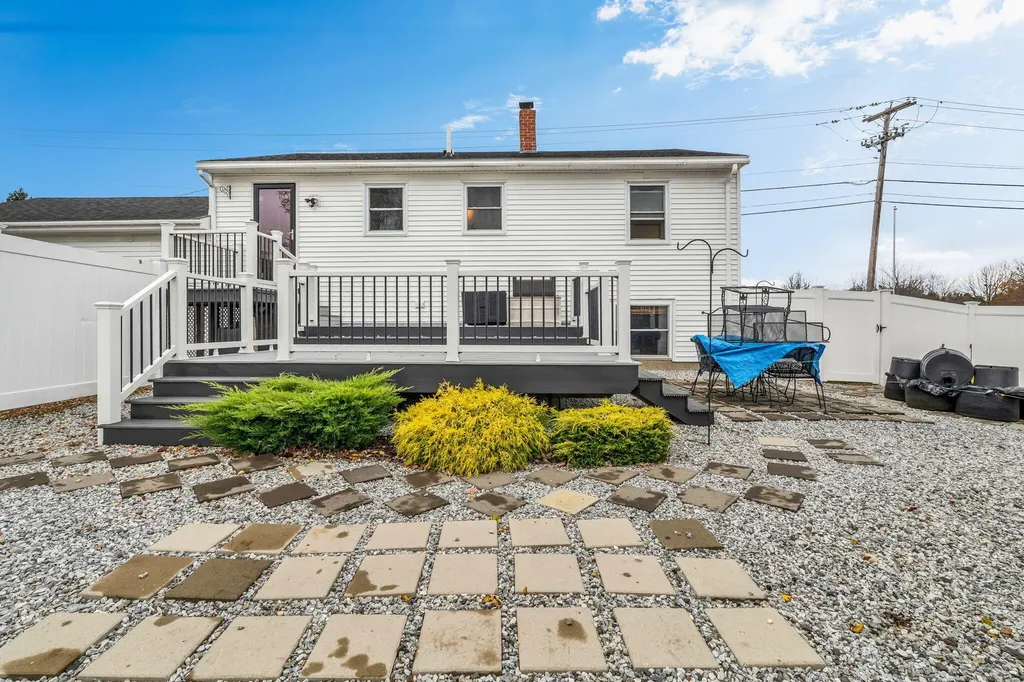 19 Broadway Rockland ME 04841