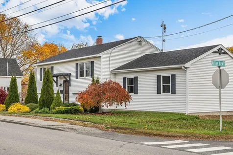 19 Broadway Rockland ME 04841