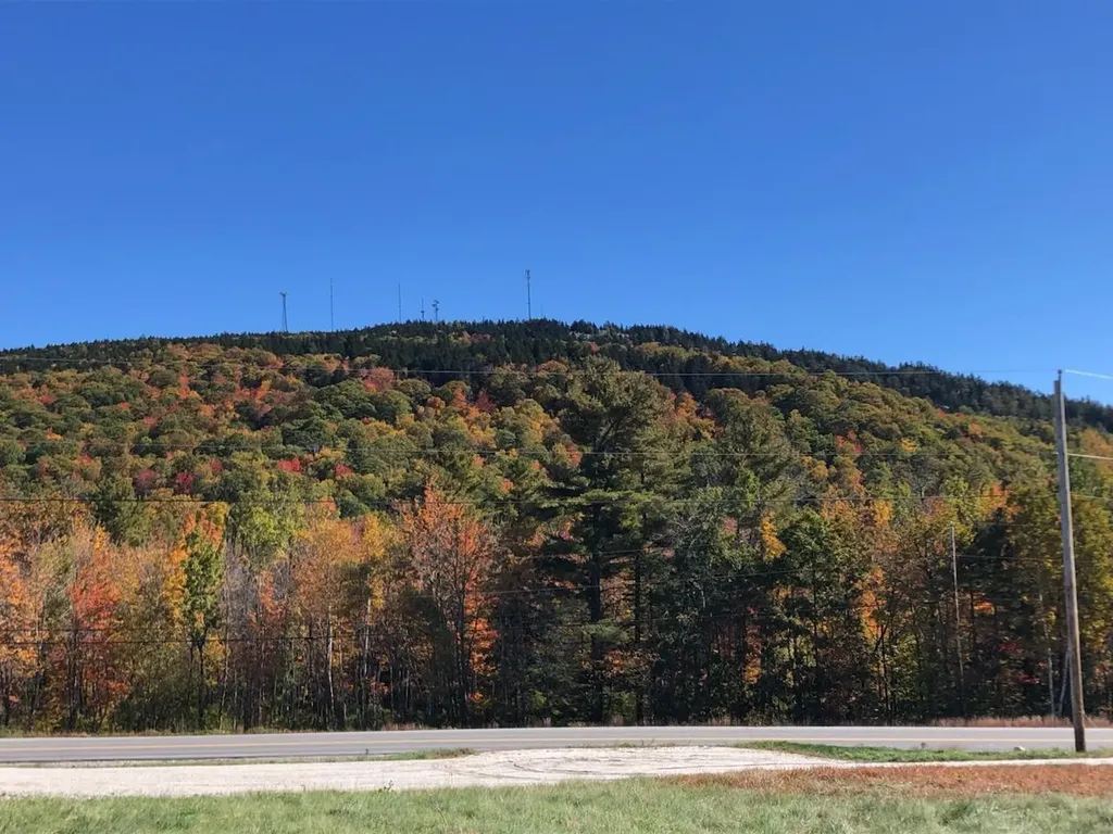 4 High Ridge Road Paris ME 04281