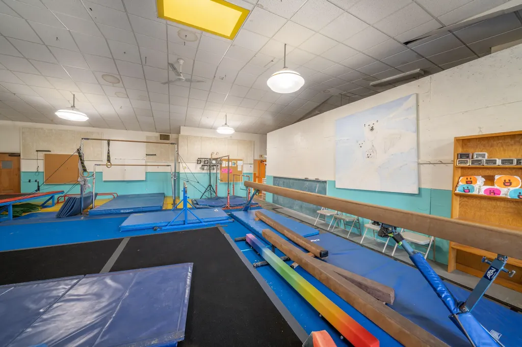 11 Airport Road Belfast ME 04915