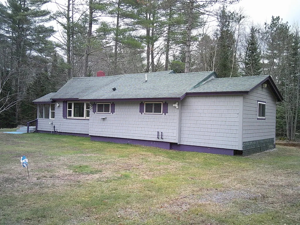 35 Mcintire Road Waterford ME 04088