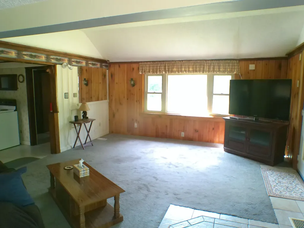 35 Mcintire Road Waterford ME 04088