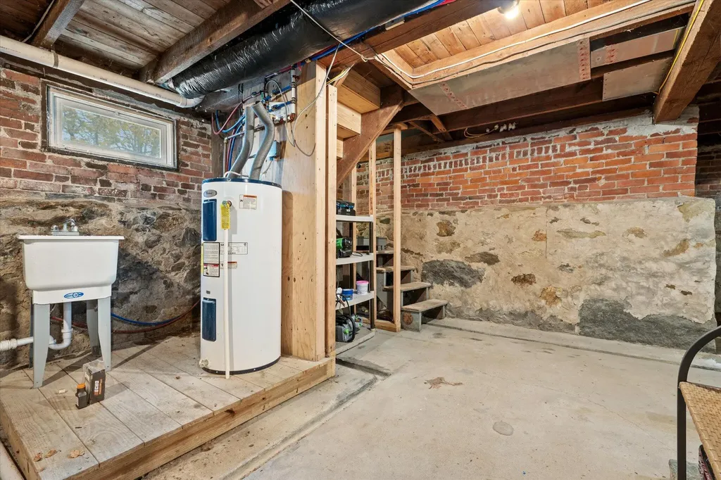 219 Brunswick Avenue Gardiner ME 04345
