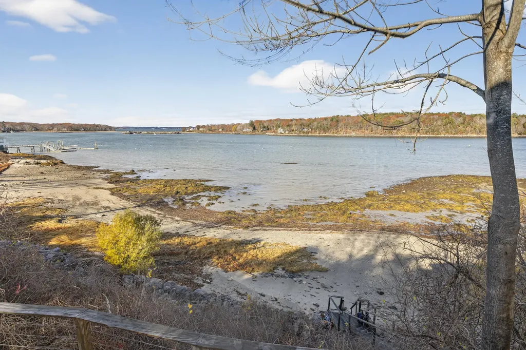 562 Island Avenue Portland ME 04108