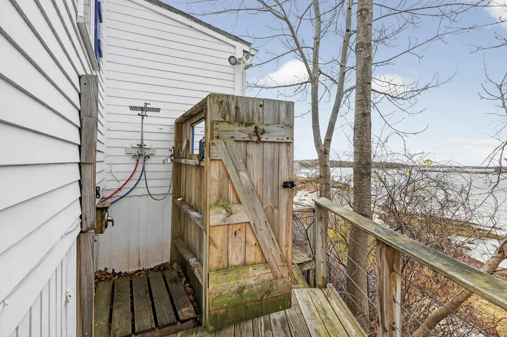 562 Island Avenue Portland ME 04108