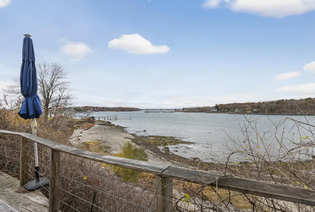562 Island Avenue Portland ME 04108