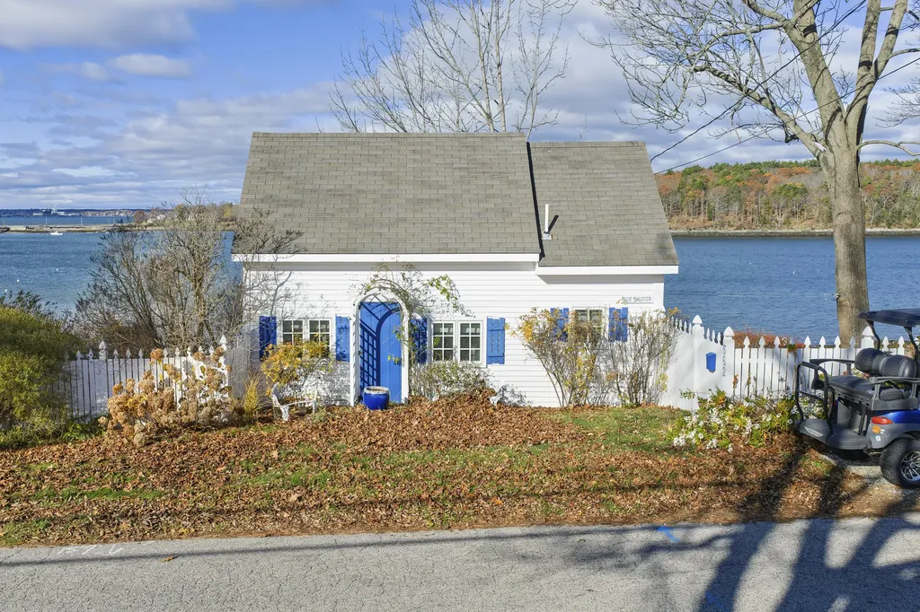 562 Island Avenue Portland ME 04108