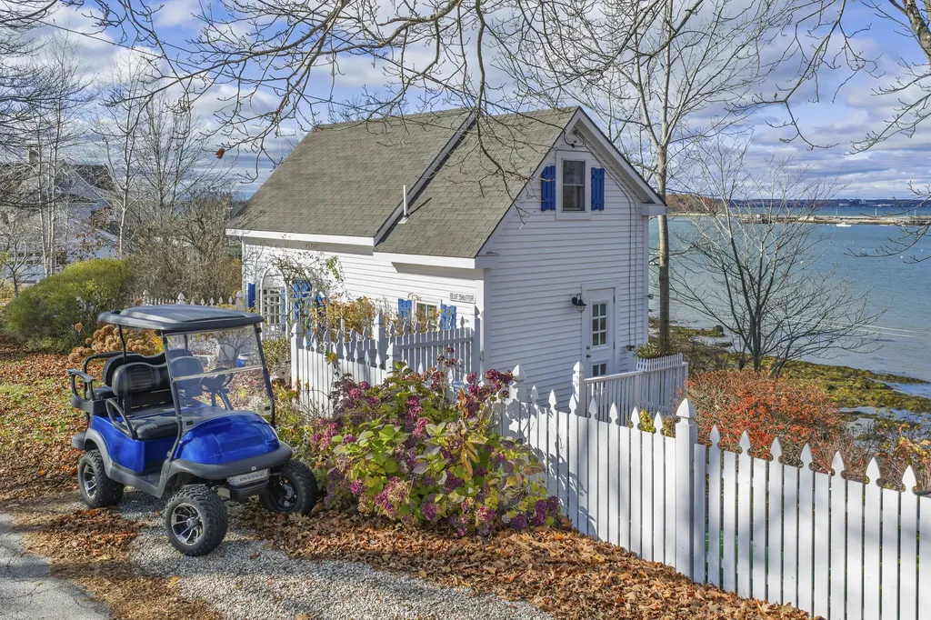 562 Island Avenue Portland ME 04108