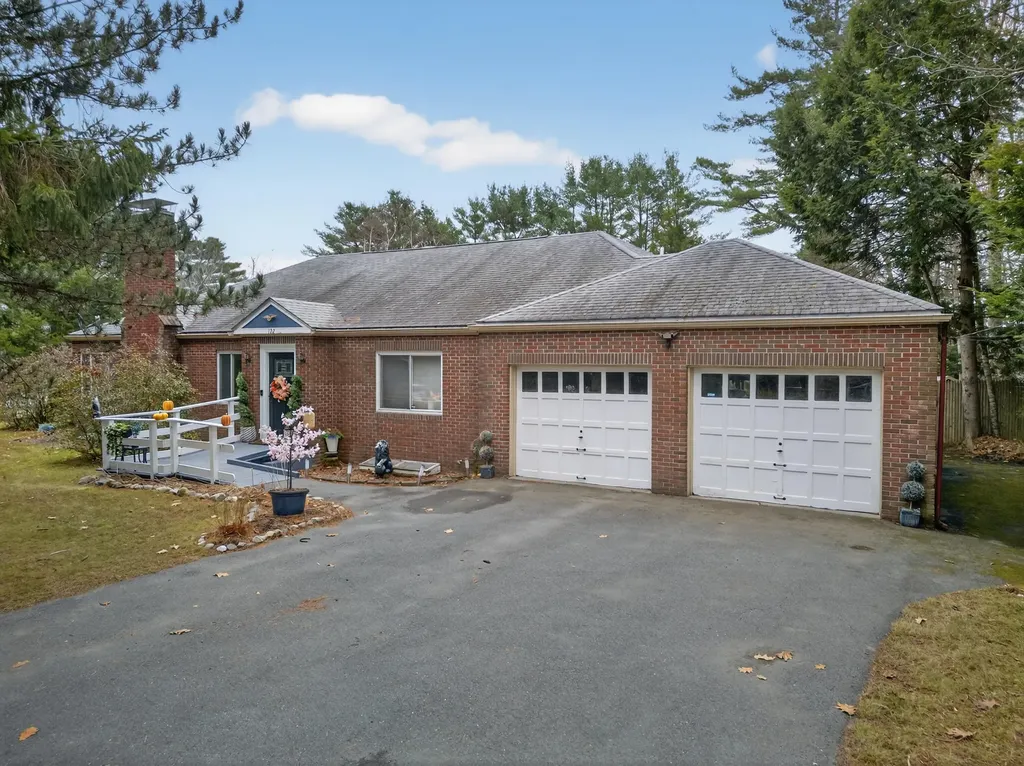 122 Belgrade Road Oakland ME 04963