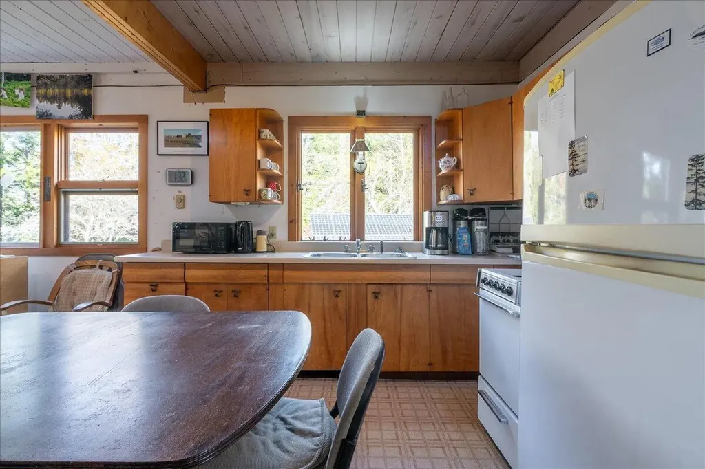 376 West Bay Road Islesboro ME 04848
