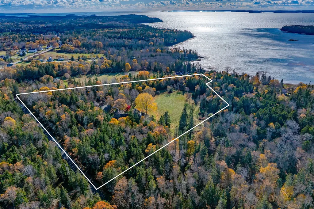 15 Southwest Harbor Road Deer Isle ME 04627