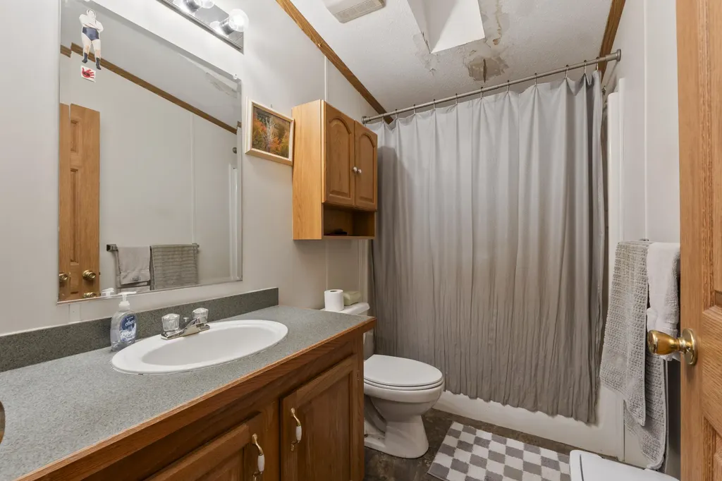 65 Oxbow Drive Lewiston ME 04240