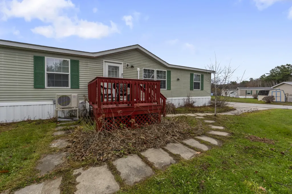 65 Oxbow Drive Lewiston ME 04240