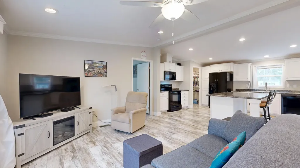 11 Trent Drive Lisbon ME 04250