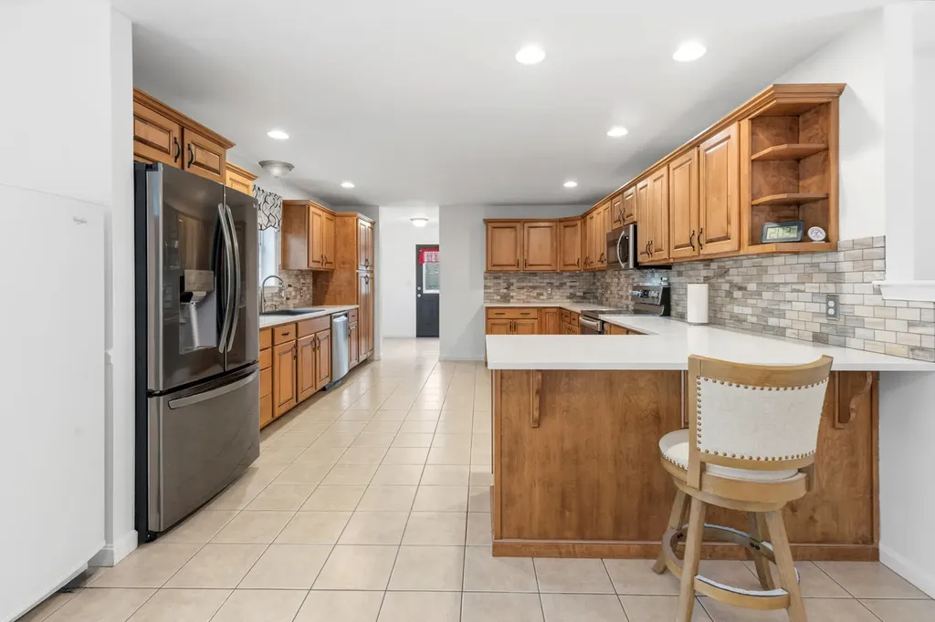 78 High Point Place Bradley ME 04411