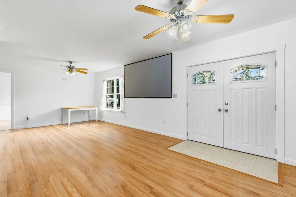 78 High Point Place Bradley ME 04411
