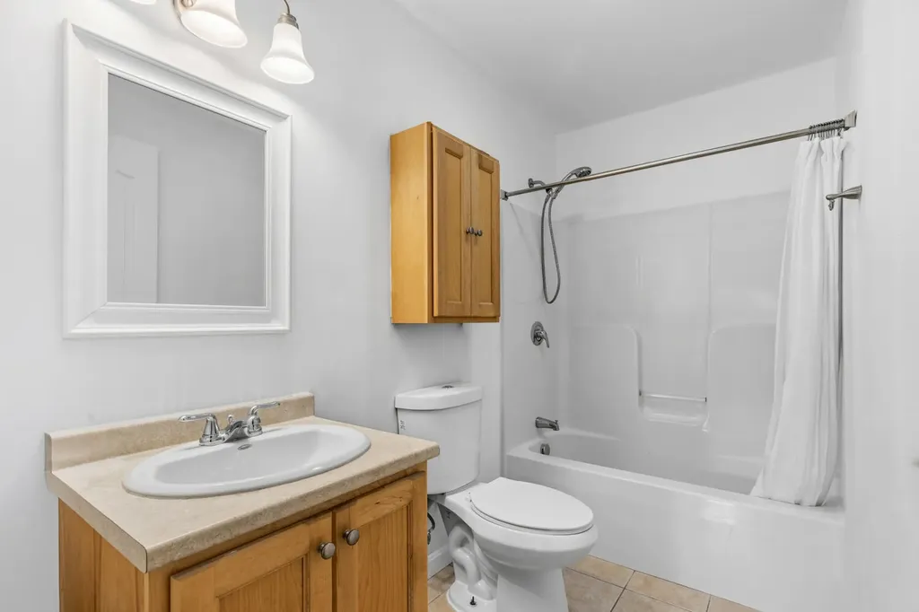 78 High Point Place Bradley ME 04411